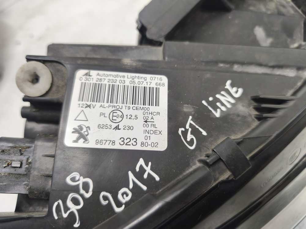 PHARE DROIT PEUGEOT - Vue 3